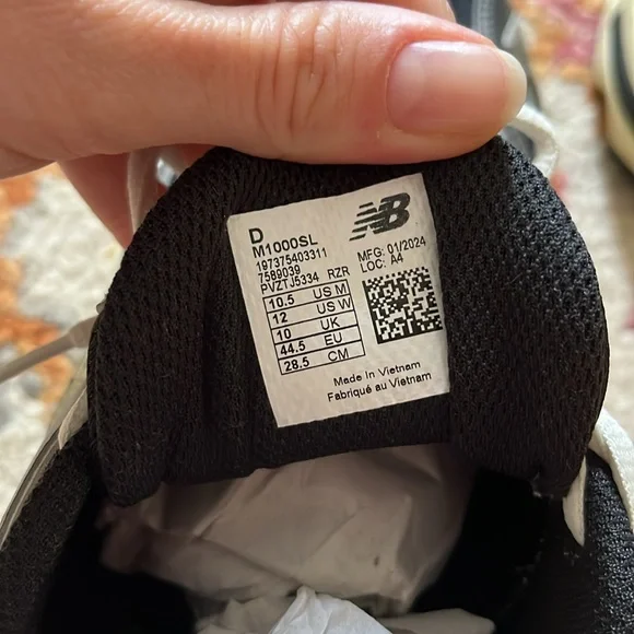 Men’s New Balance 1000 10.5 Silver Metallic Sneakers - Picture 8 of 9